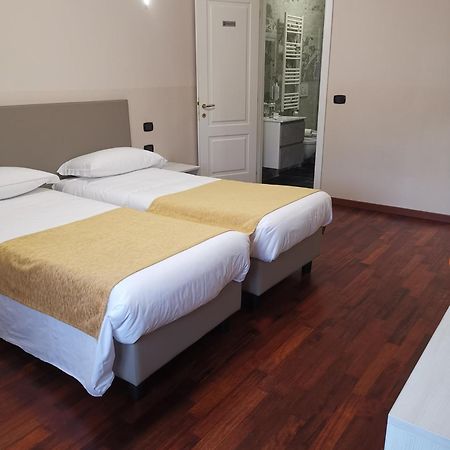 Guesthouse Central Station Group - Via Sammartini 15 Mediolan Zewnętrze zdjęcie