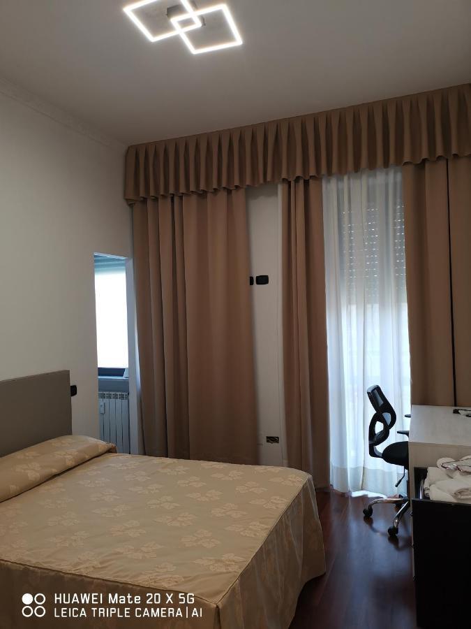 Guesthouse Central Station Group - Via Sammartini 15 Mediolan Zewnętrze zdjęcie