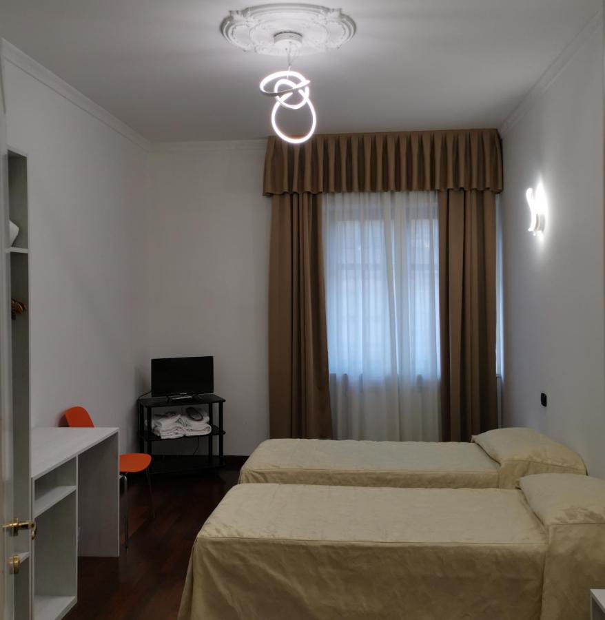 Guesthouse Central Station Group - Via Sammartini 15 Mediolan Zewnętrze zdjęcie