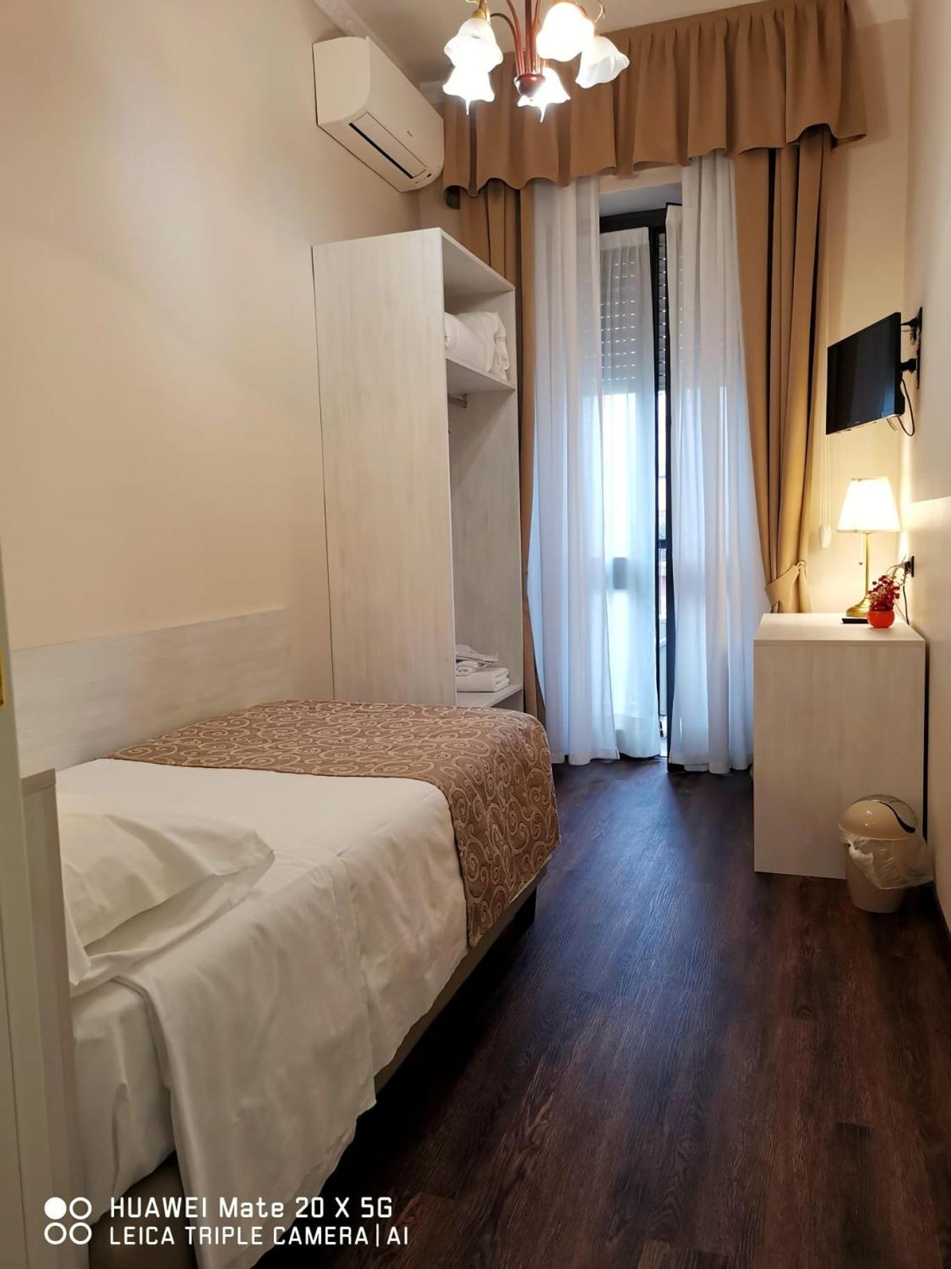 Guesthouse Central Station Group - Via Sammartini 15 Mediolan Zewnętrze zdjęcie